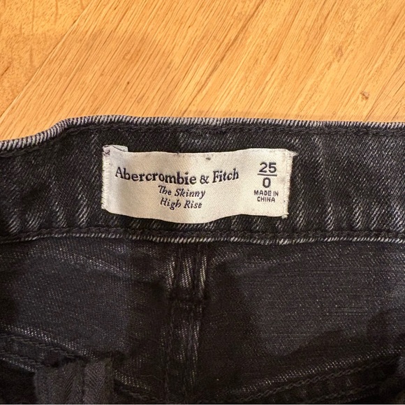 Abercrombie & Fitch The Skinny High Rise Jean - Picture 5 of 5